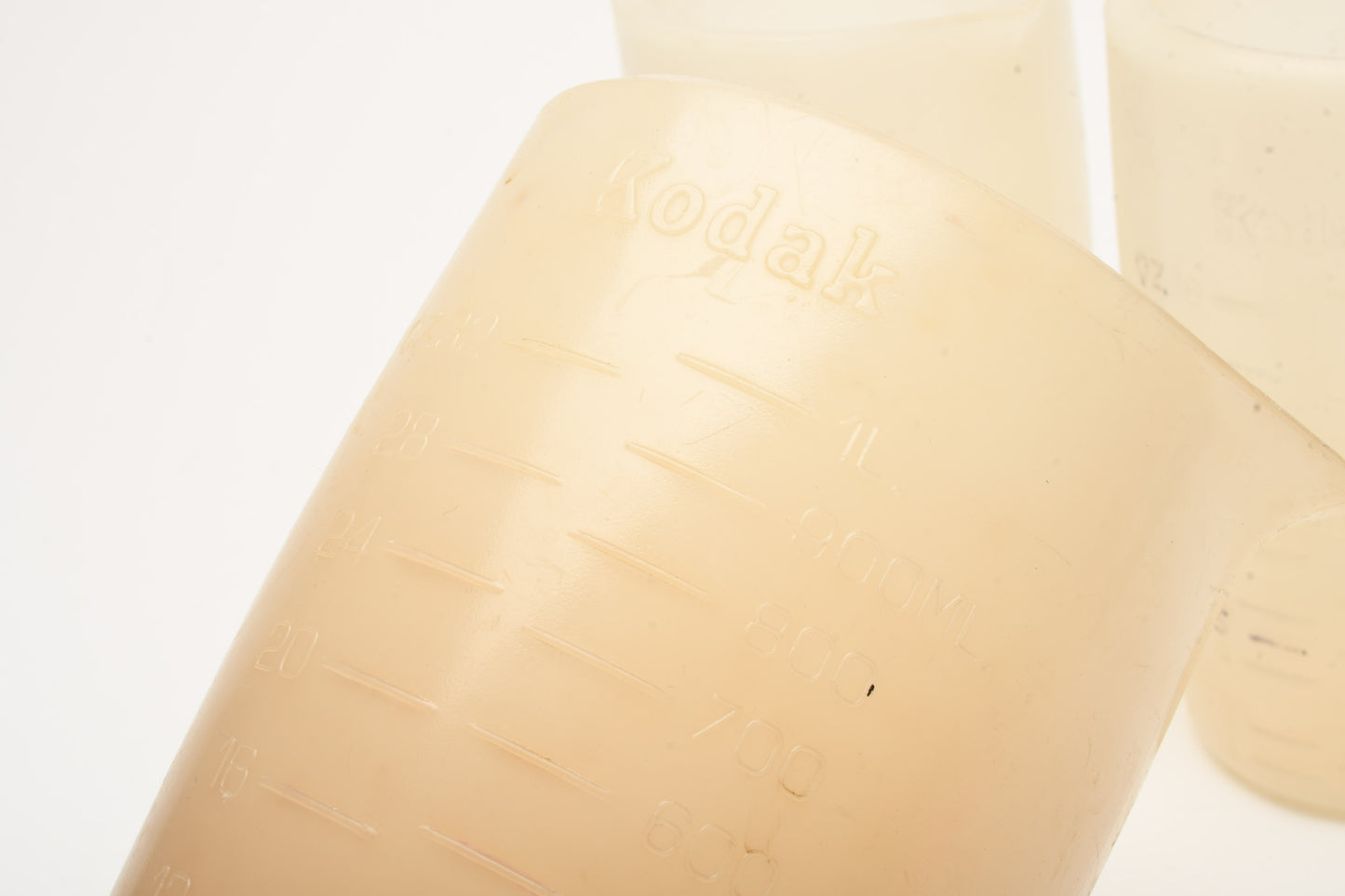 Set of 3 Kodak Vintage Plastic Measuring Beakers 32oz, 16oz x2