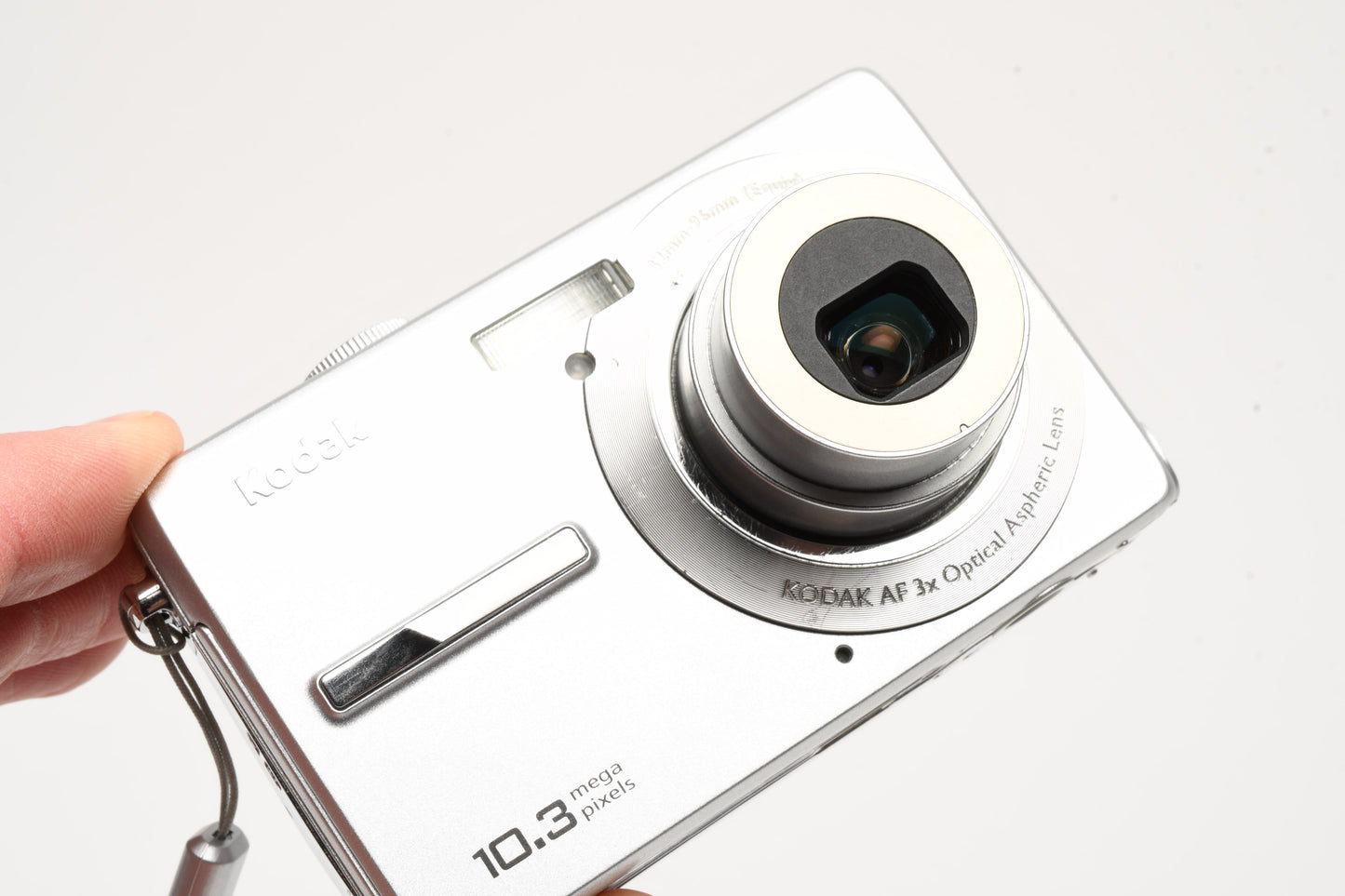 Kodak EasyShare M1063 10.3MP Digital Point&Shoot, Batt+charger+USB