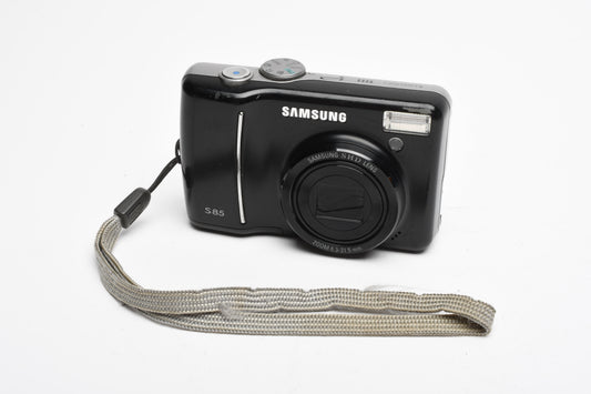 Samsung S85 8.2MP Digital Point&Shoot Camera w/Strap, Good