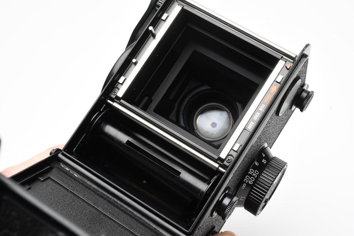 Yashica Mat 124G 120 TLR camera w/80mm f3.5 lens, tested, works great, Mint-