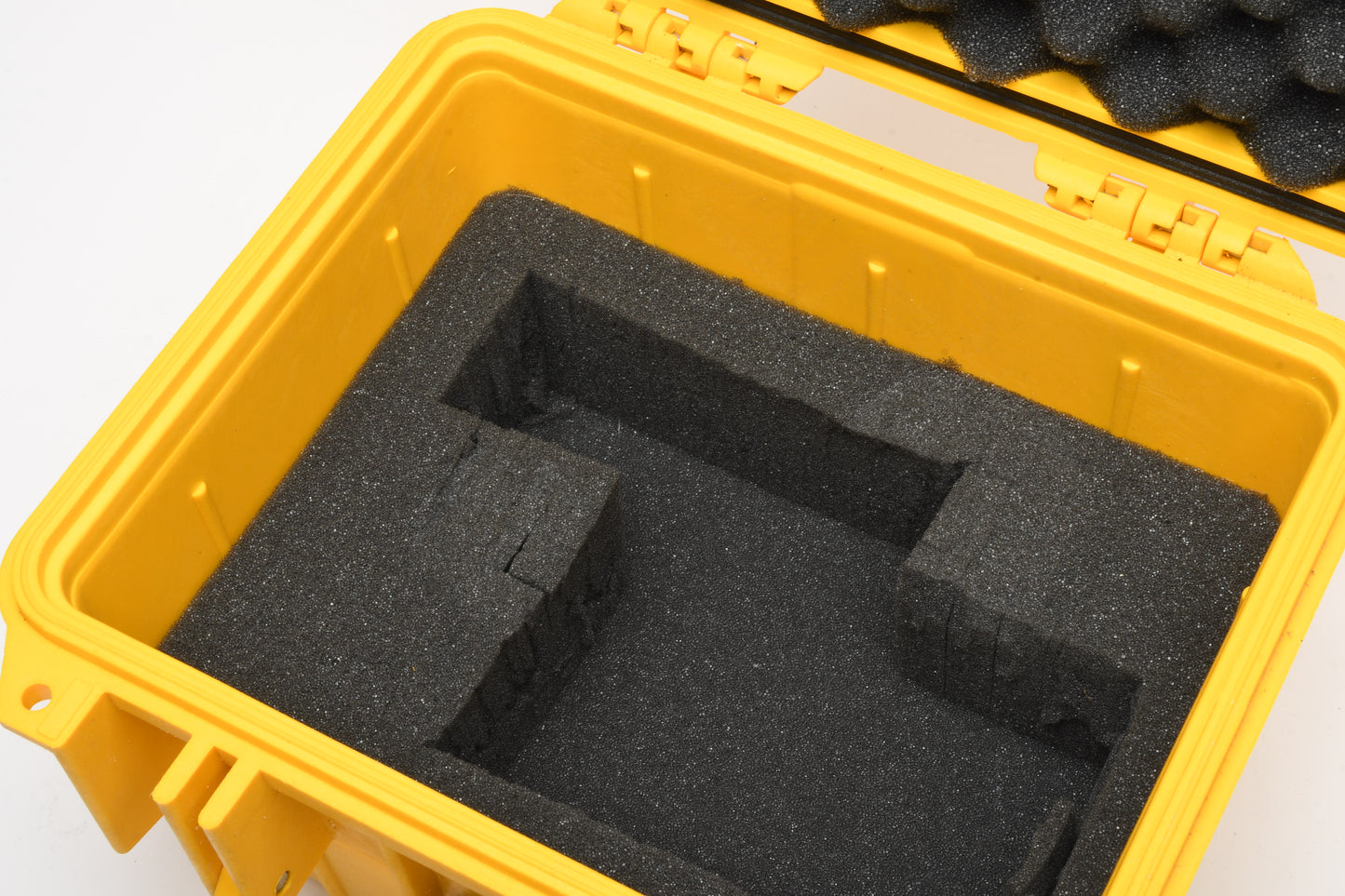 Pelican 1300 yellow case, cut-up foam, Good!