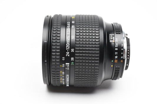 Nikon AF Zoom-Nikkor 24-120mm f3.5-5.6D zoom lens, caps, pouch, Nice