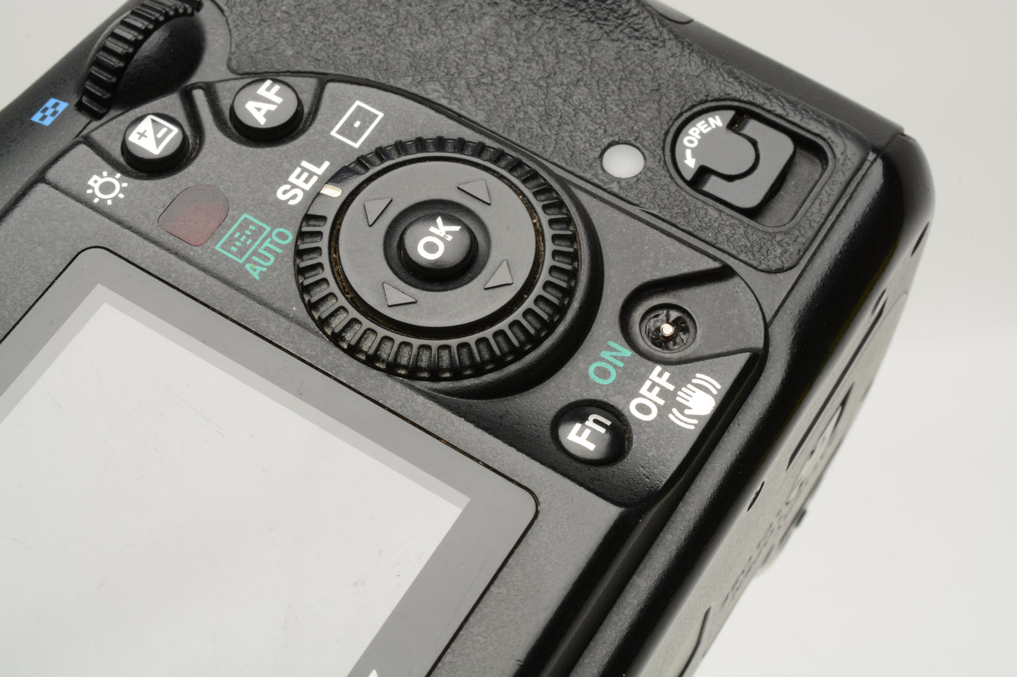 Pentax K10D DSLR camera w/18-55mm f3.5-5.6 AL zoom, Only 12,484 Acts, Good!