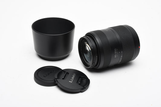 Panasonic Lumix 45-200mm G Vario F4-5.6 Mega OIS w/Caps, Great