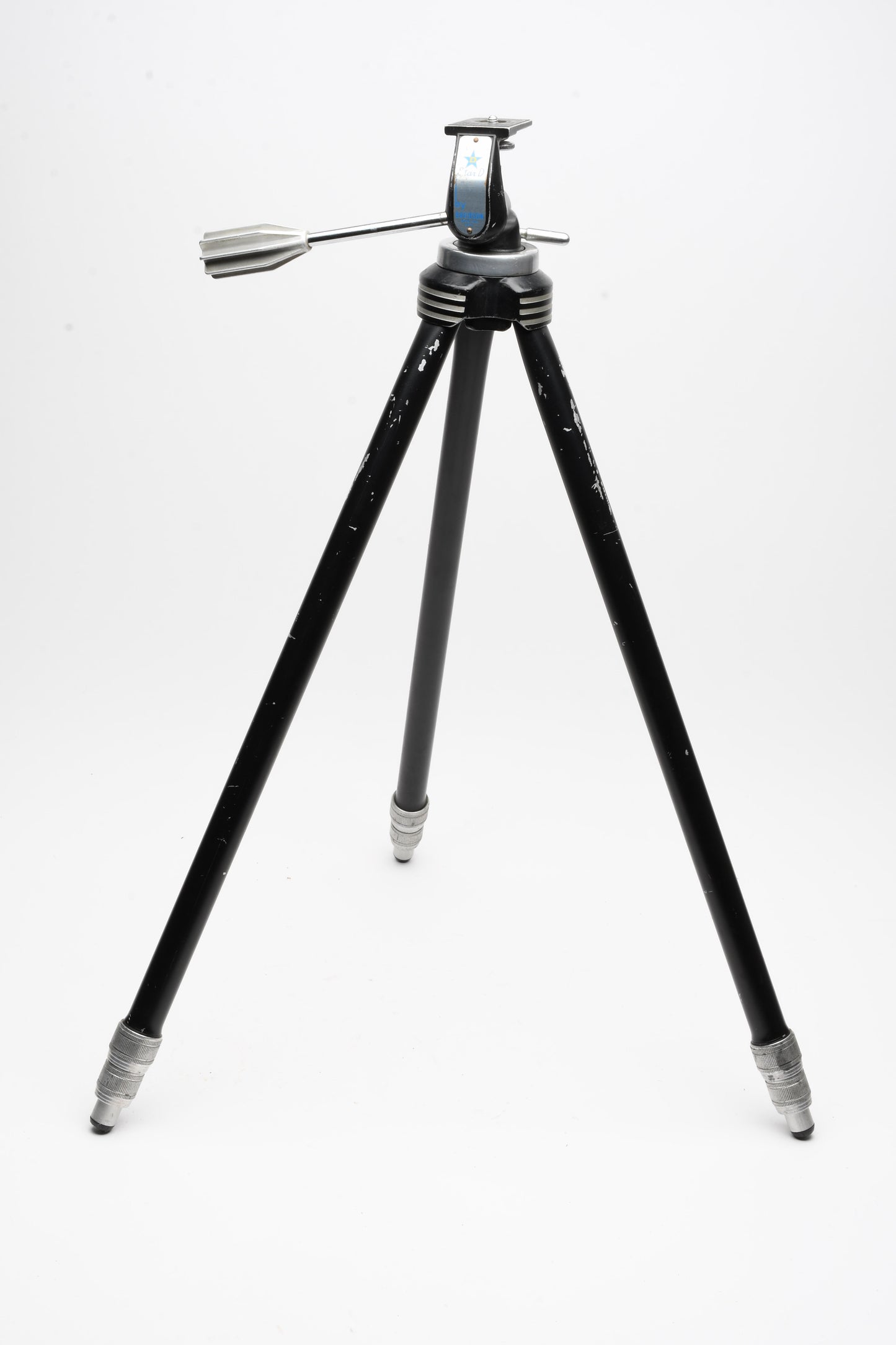 Star D by Davidson tripod 24" Folded, 56” Expanded, Nice quality, Vintage, Smooth