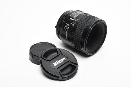 Nikon AF 60mm f2.8D Micro Nikkor lens, caps, Very sharp! Clean