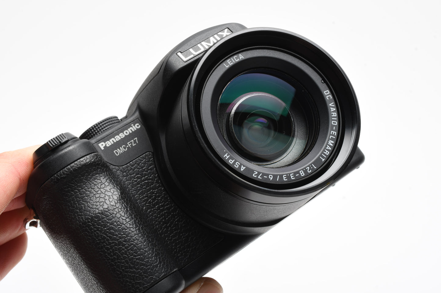 Panasonic Lumix DMC-FZ7 6MP Digital Point&Shoot Camera +Manual