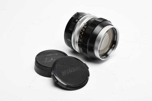 Nikon Nikkor-P Nippon Kogaku 105mm f2.5 Non-Ai Lens, Sharp!