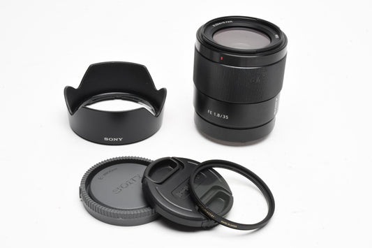 Sony 35mm f1.8 FE SEL35F18F wide lens, Hood+Caps, Mint-