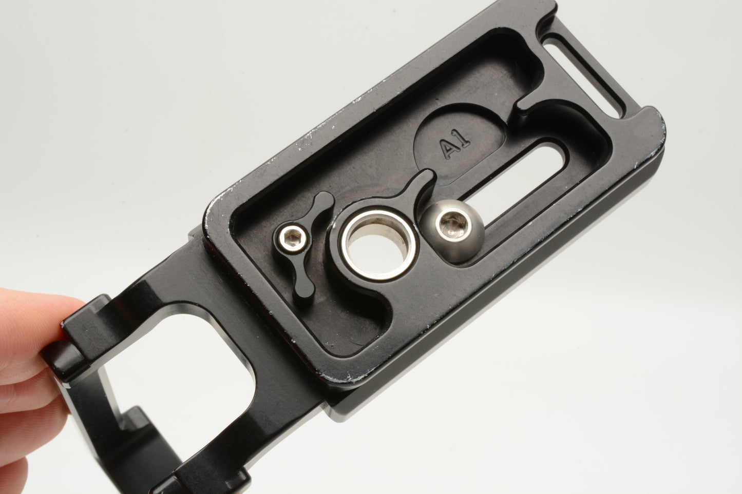 Kirk L Bracket for Sony A1, Nice