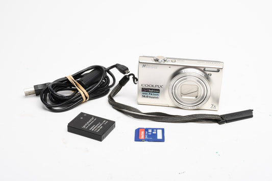 Nikon Coolpix S610 10MP Digital Point&Shoot (Silver) w/battery&USB, Great!