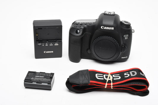 Canon EOS 5D Mark III 22.3MP DSLR body, batt, charger, Only 12K Acts!