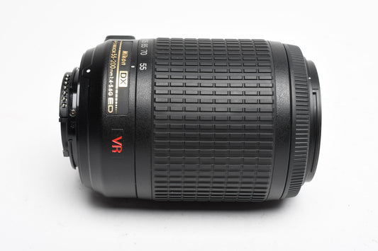 Nikon AF-S Nikkor 55-200mm F4-5.6G ED DX VR zoom lens, caps, pouch, hood, Mint-