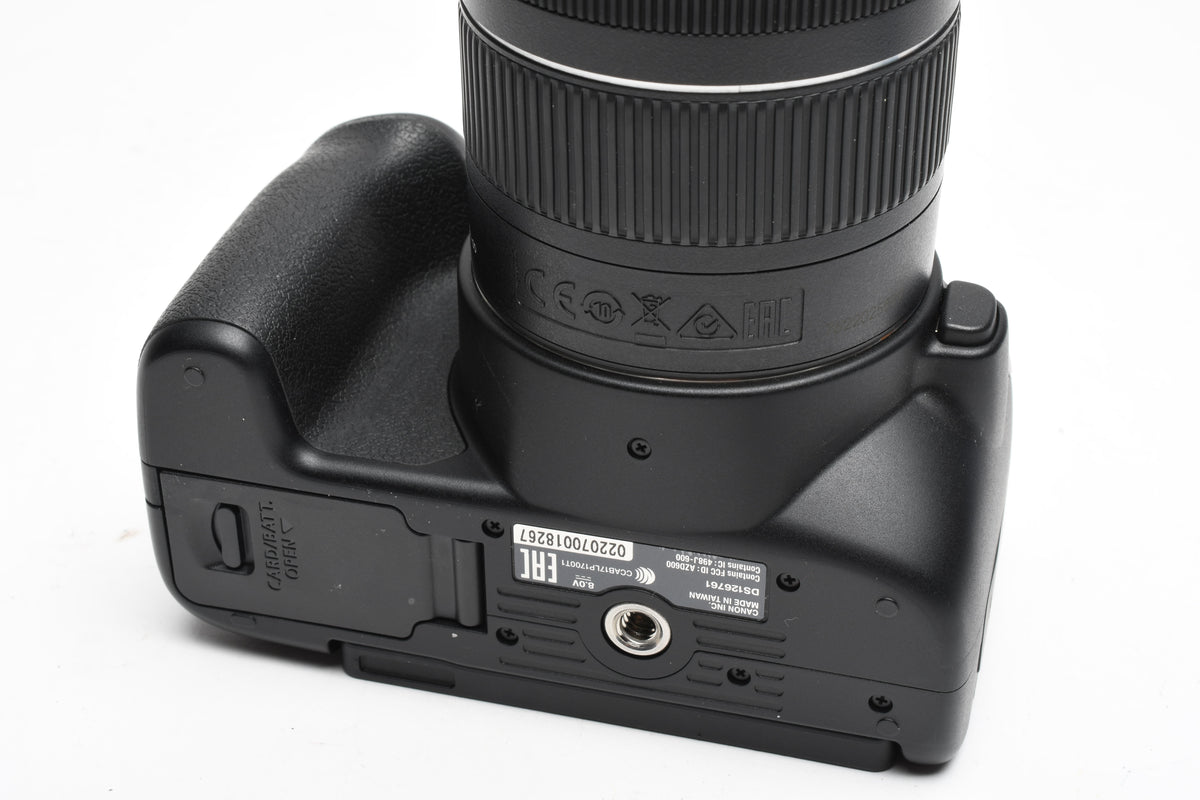 Canon EOS Rebel SL3 DSLR w/18-55mm f4-5.6 IS STM zoom, Case, <1000 Acts!