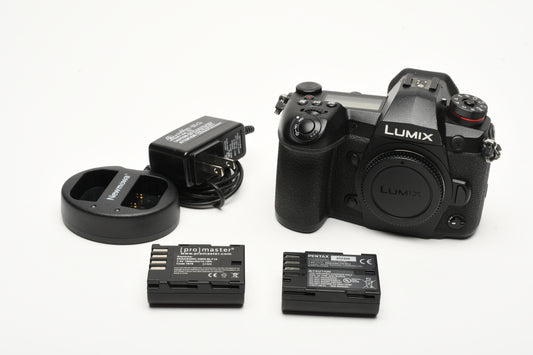 Panasonic Lumix DC-G9 Body, 2X batts, charger, strap, 22K Acts