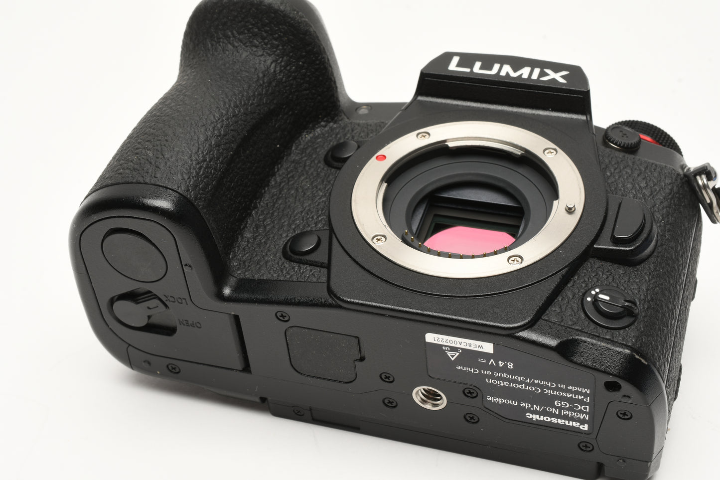 Panasonic Lumix DC-G9 Body, 2X batts, charger, strap, 22K Acts