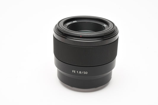 Sony FE 50mm f1.8 SEL50f18F Prime lens, caps+hood, Mint- Boxed