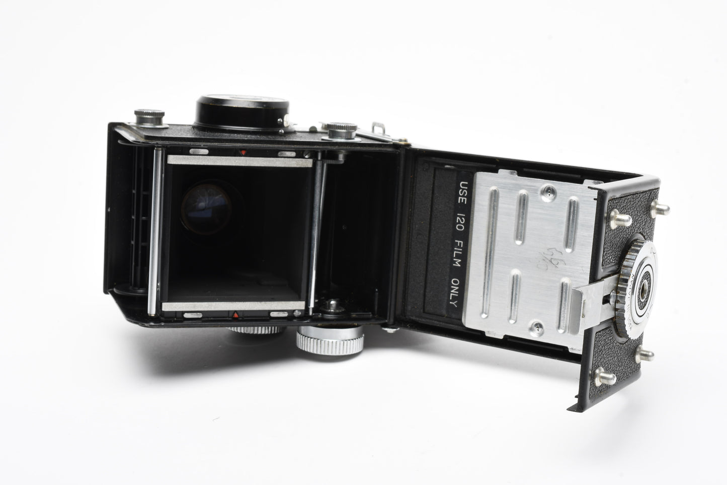 Yashica LM TLR 120 6x6cm camera w/Yashikor 80mm f3.5 lens, No meter
