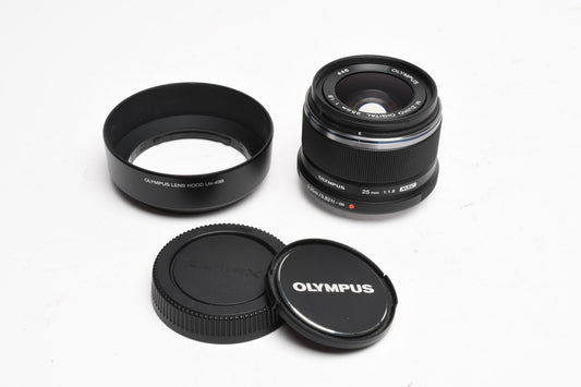 Olympus M. Zuiko Digital 25mm f1.8 Micro 4/3, Hood, Caps, Mint-