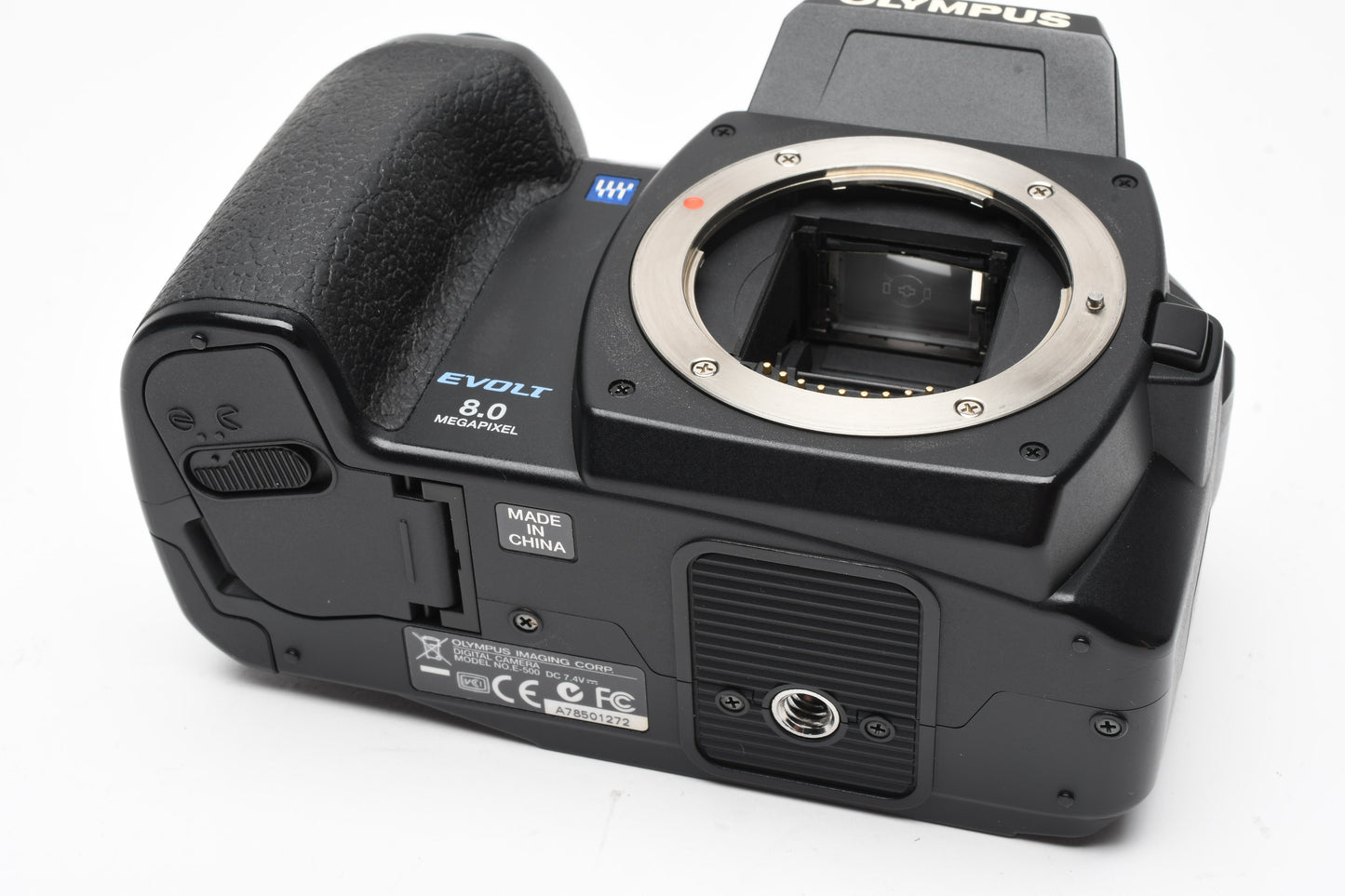 Olympus E500 DSLR body, batt+charger, clean, tested, nice + 512MB CF card