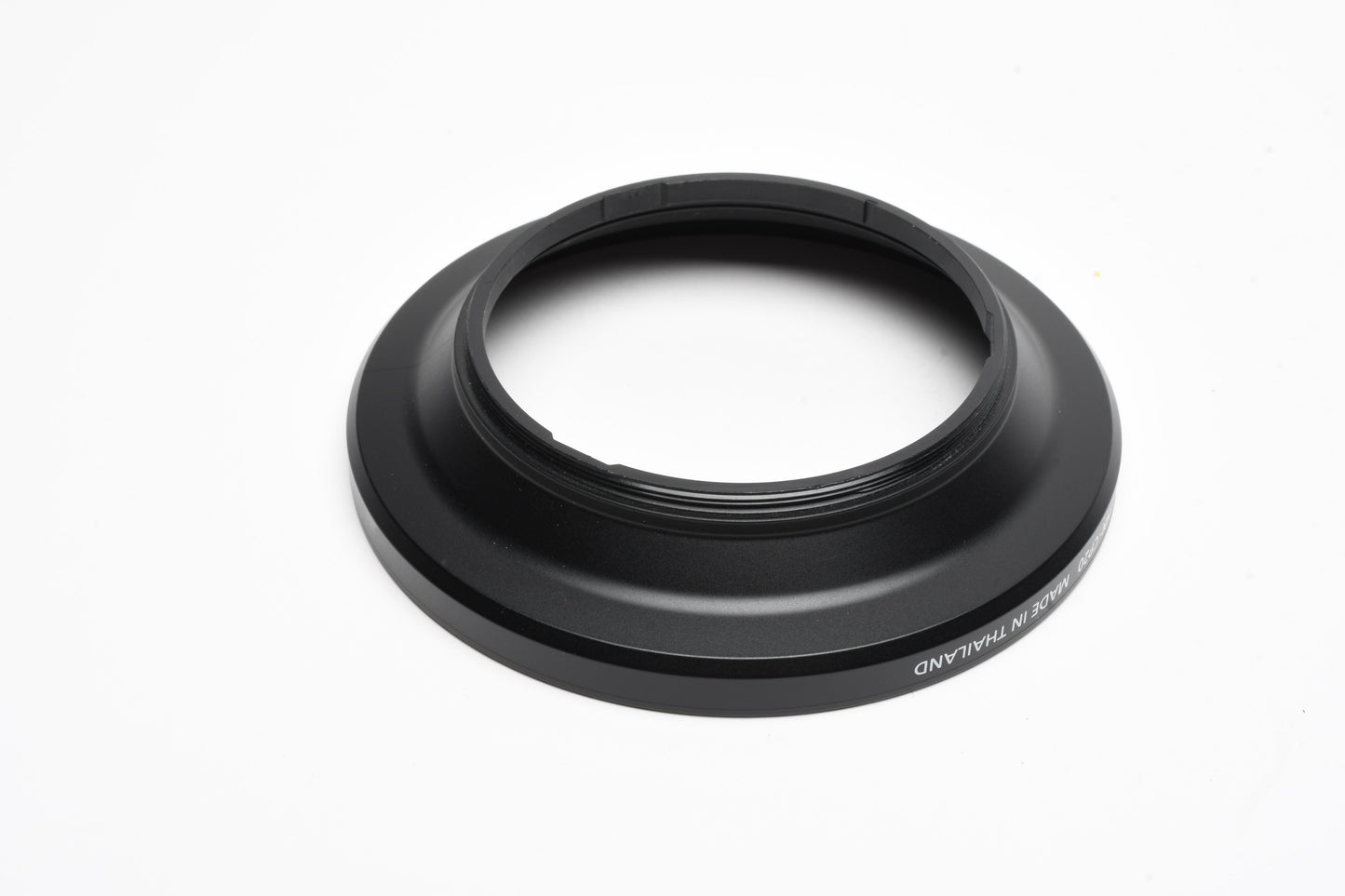 Nikon HN-CP20 genuine Lens hood, Nice and clean