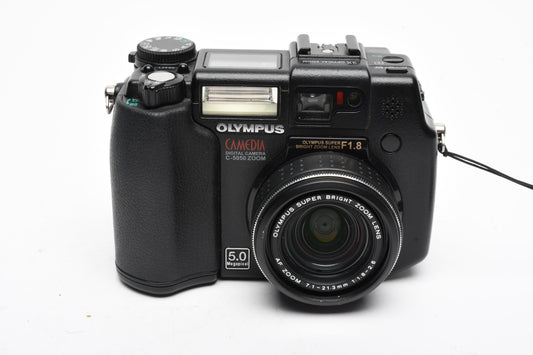 Olympus C5050 5MP Digital Point&Shoot w/f1.8 lens, CF, strap, Tested