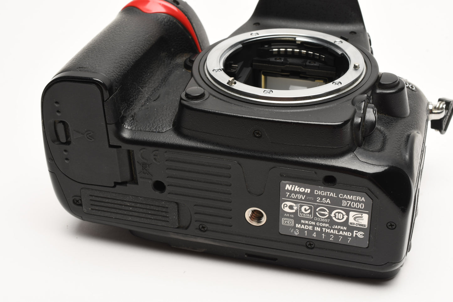 Nikon D7000 16.2MP DSLR, batt, charger, 306K Acts, Tested, Great!