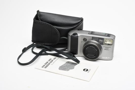 Minolta Freedom Zoom 140EX 35mm Point&Shoot camera, case, manual, Great!