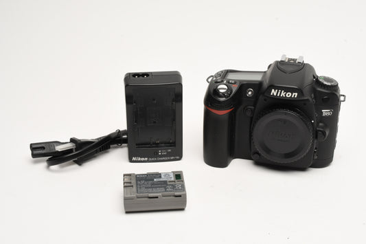 Nikon D80 DSLR body, batt+charger, Only 17K Acts, Nice!