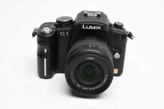 Panasonic Lumix G1 w/14-45mm f3.5-5.6 Aspherical zoom, 2Batts, Charger, Boxed