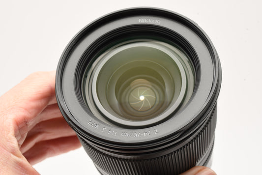 Nikon Nikkor Z 24-70mm f4 S zoom lens Mint- Barely used