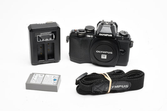 Olympus OM-D E-M10 Body Only, 5210 Acts, Very clean, Great!