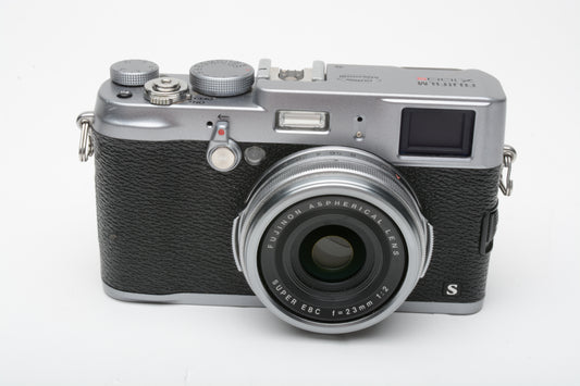 Fujifilm X100S Digital Mirrorless camera, batt+charger, 8K Acts, Nice!
