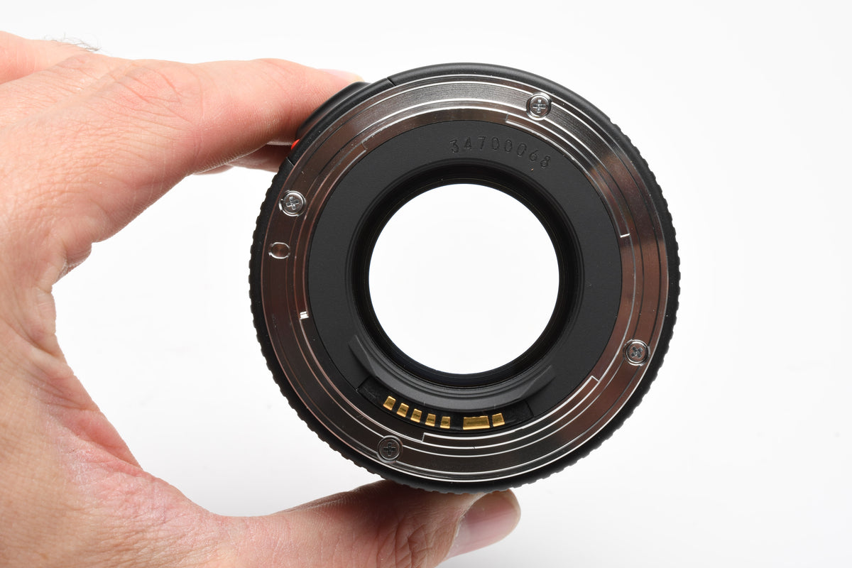 Canon EF 85mm f1.8 USM Portrait lens, Mint-, Caps