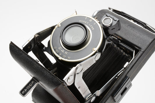 Kodak Vigilant Junior Six-20 camera, Very nice & Clean, works, Vintage