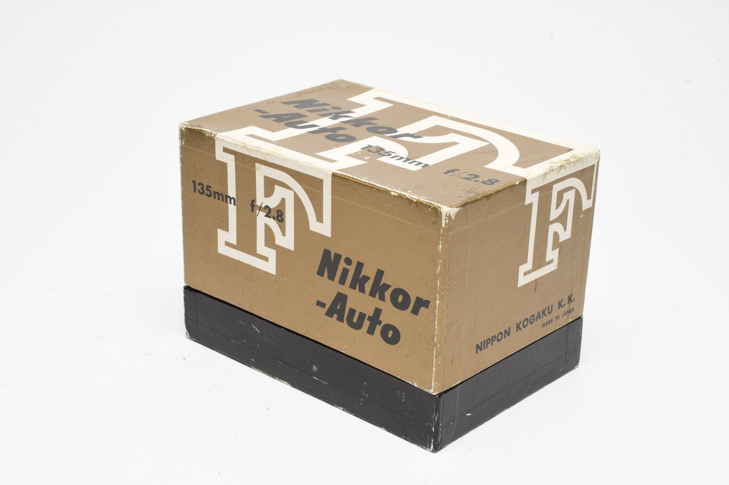 Nikon Nikkor-Q 135mm f2.8 Non-AI lens, bargain, still good, w/Caps, Box