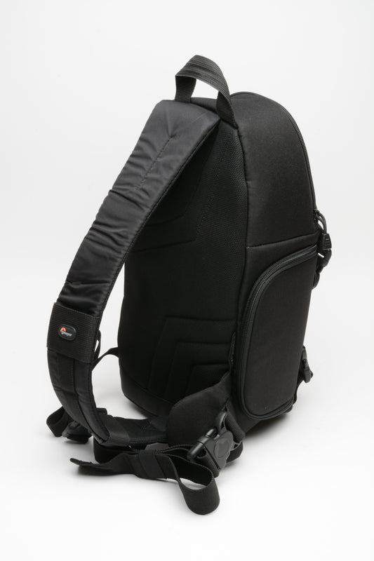 Lowepro SlingShot 102 AW sling pack, nice, clean, functional