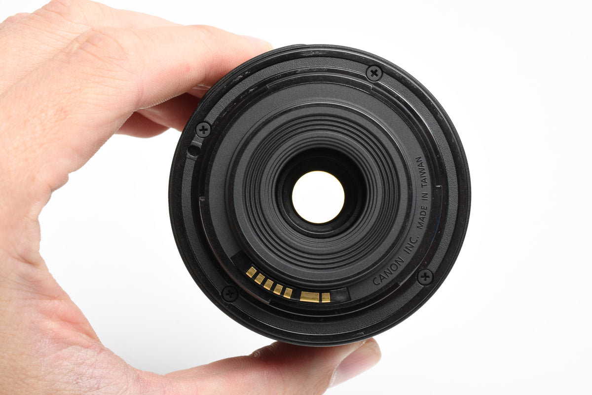 Canon EFS 10-18mm f4.5-5.6 IS STM Zoom Lens, w/Caps and Hood, Nice!