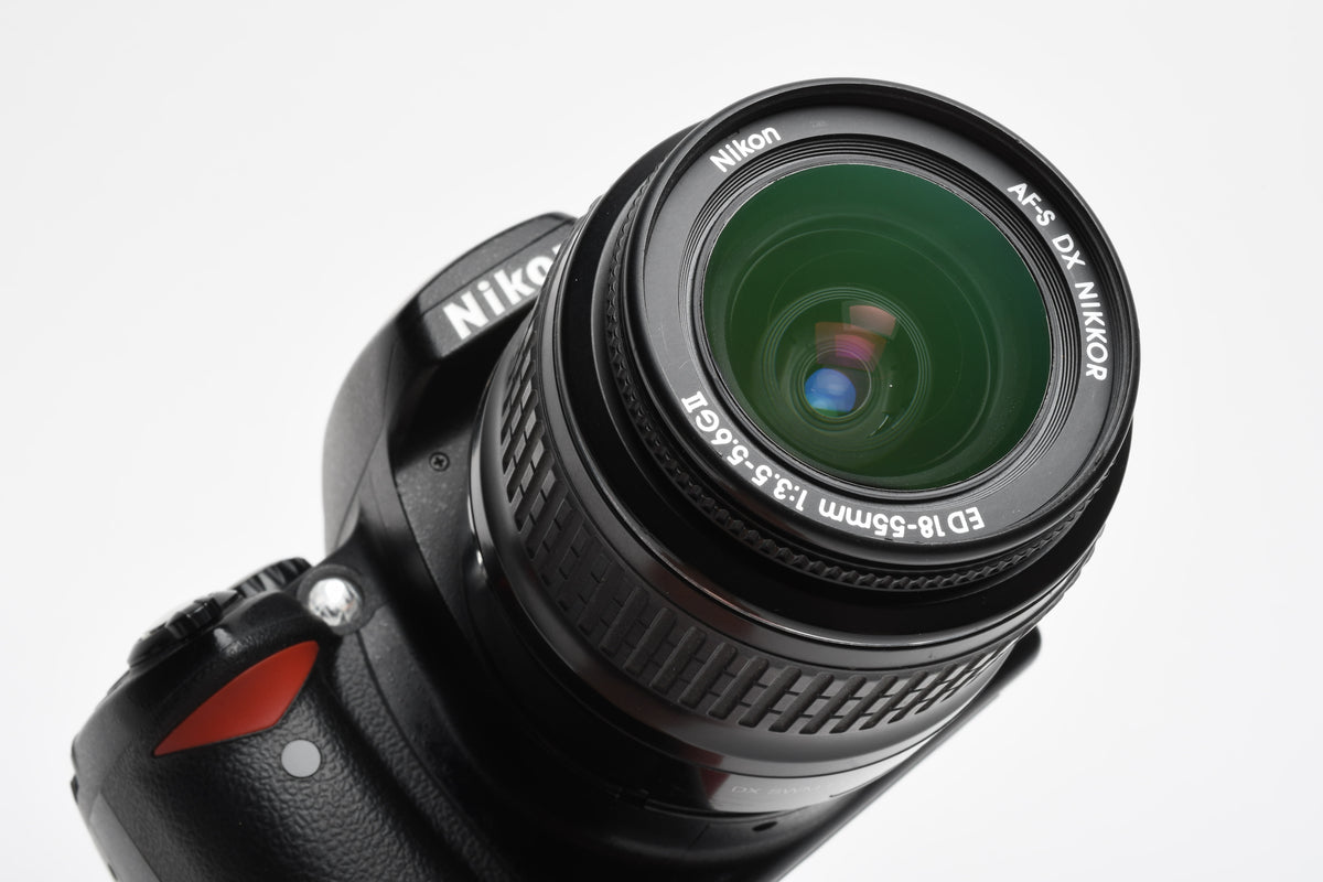 Nikon D40X body w/Nikkor 18-55mm f3.5-5.6 G II w/ batt, charger, Only 8k Acts, Nice!