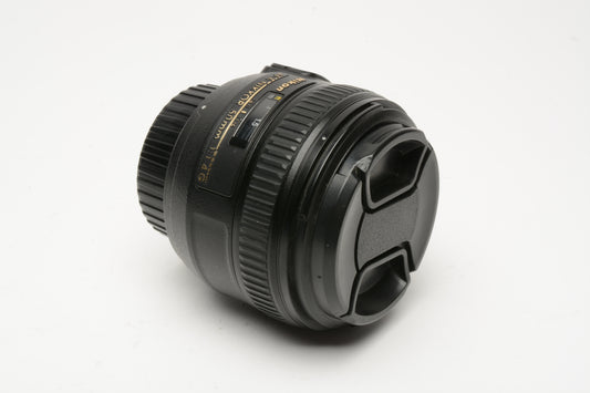 Nikon AF-S Nikkor 50mm f1.4G Lens, caps, sharp, w/Pouch