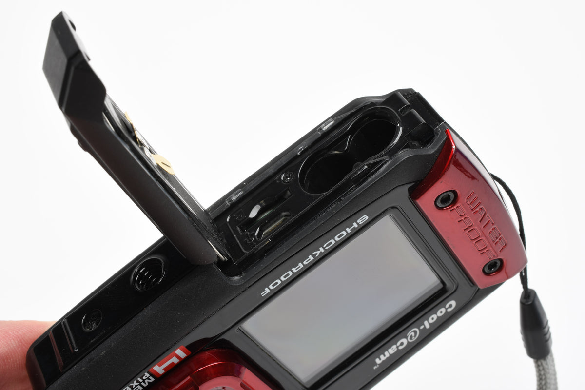 iON Cool-iCam Tough Waterproof Shockproof Point&Shoot Dual LCD Display, Clean!