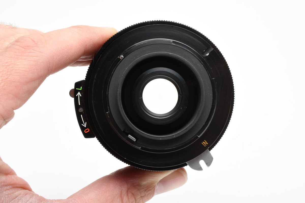 Vivitar 28mm f2.8 wide angle lens for Nikon F Mount w/Caps and UV Filter, Nice