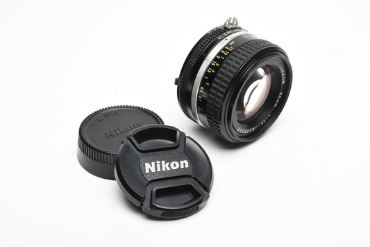Nikon Nikkor 50mm f1.4 AI-S Prime lens w/Caps, Great prime lens!