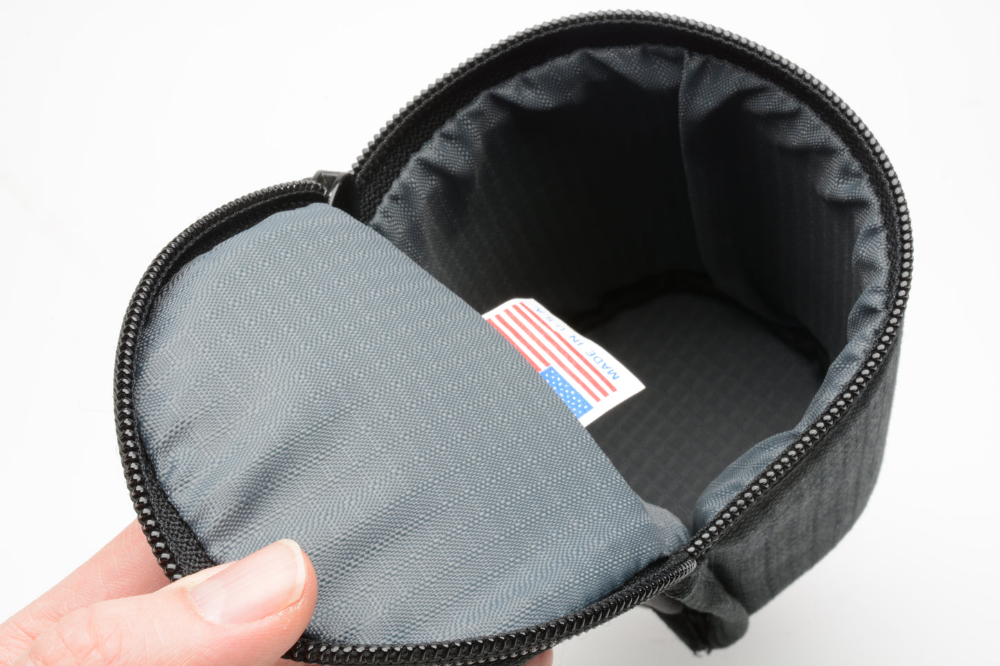 Tamrac Extreme series 6.5" padded lens case w/Belt strap