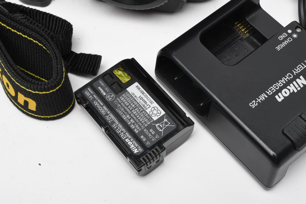 Nikon D7000 16.2MP DSLR, batt, charger, Only 7356 Acts! Very clean, light use