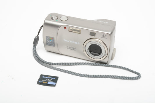 Olympus D-555 5.1MP Digital Point&Shoot camera, 2GB XD Card, Nice!