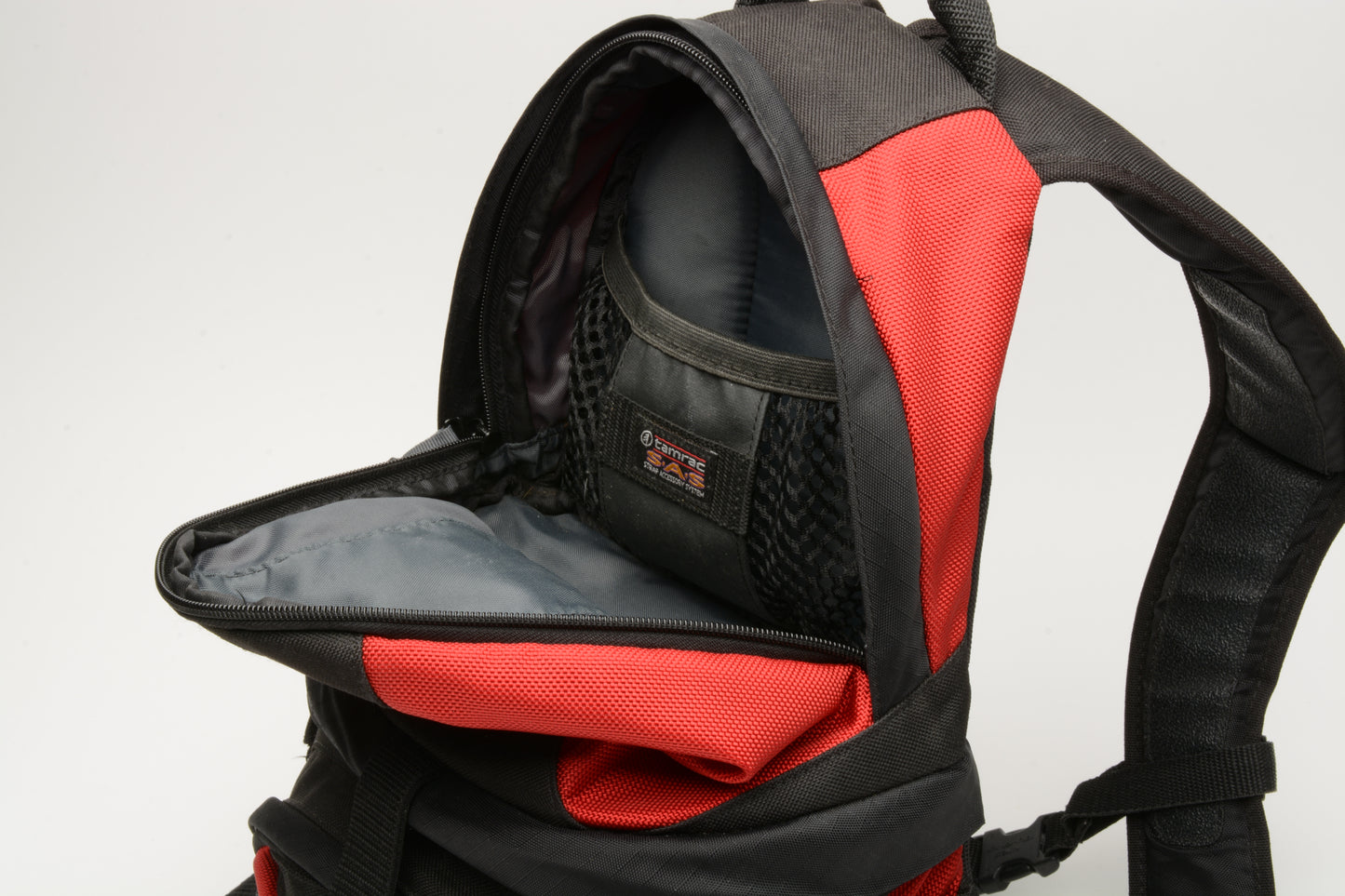 Tamrac 5546 Adventure 6 Backpack (Red), Very clean, Versatile