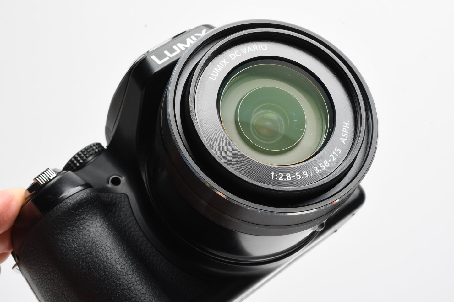 Panasonic DMC-FZ70 16.1 Digital Point&Shoot, batt, charger, strap