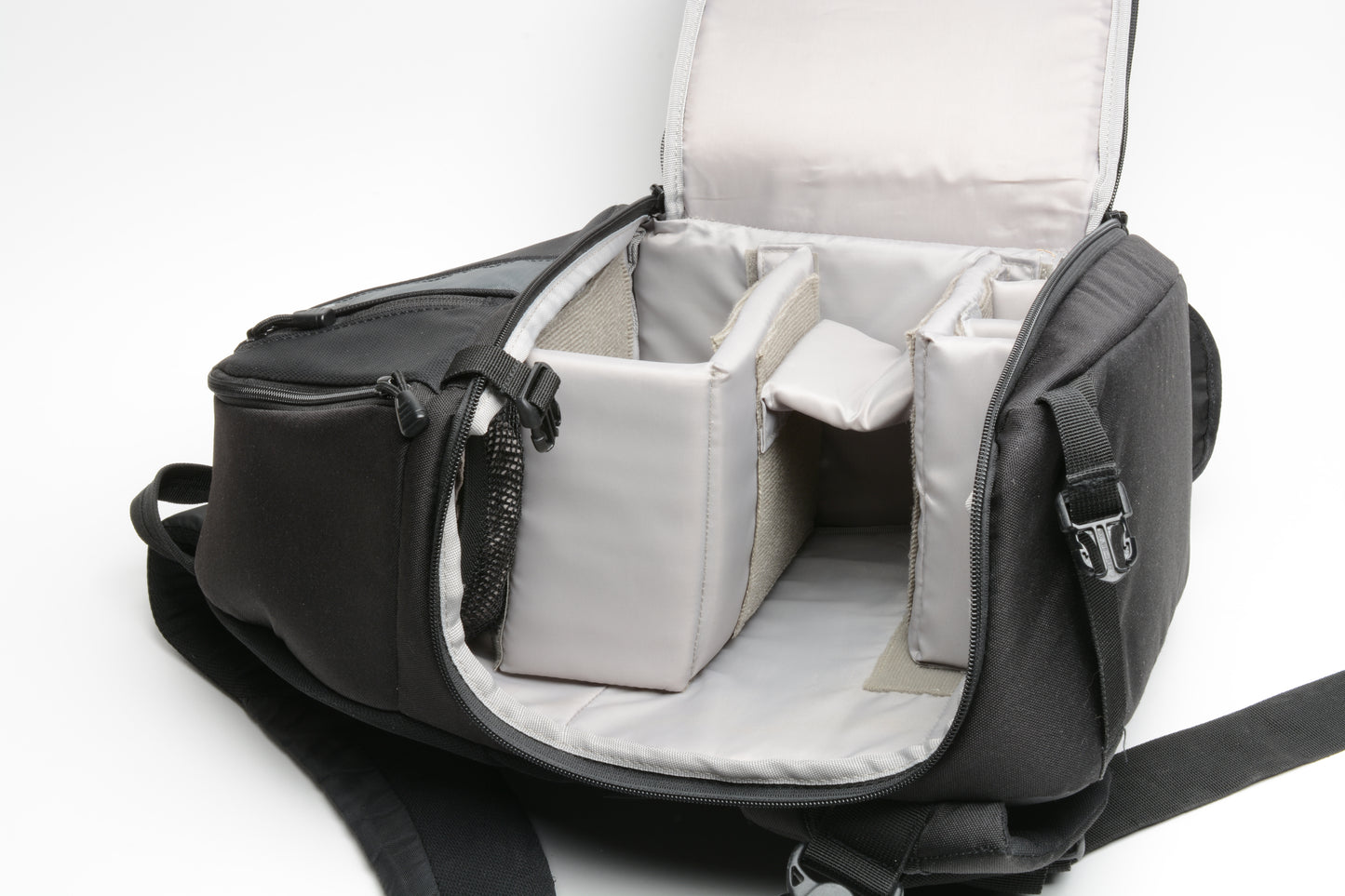 Lowepro SlingShot 302 AW camera sling bag, nice & clean, gently used