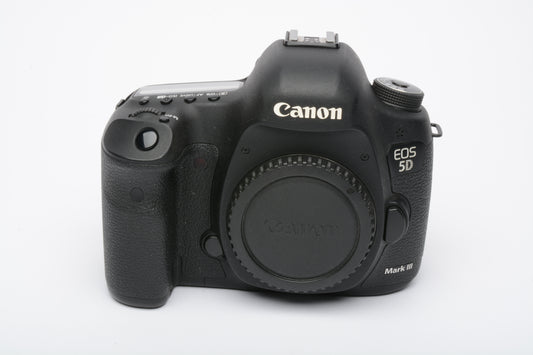 Canon EOS 5D Mark III 22.3MP DSLR body, 2batts, charger, Only 4452 Acts!